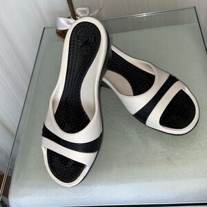 CROCS Sassari Black and White Women's Mules Size 7